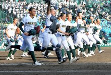 【速報】専大松戸、初の４強　関東王者の山梨学院に２―１で雪辱　第９８回選抜高校野球