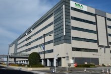成田空港２月旅客、最多３４４万人　３月以降、中東線８割減