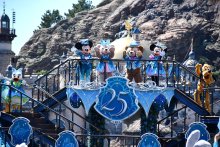 ジュビリーブルーで彩り祝う　ディズニーシー開業２５周年記念イベント　【舞浜タイムズ４月号】