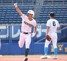 宮尾、公式戦初アーチ　兄の前で６回、会心３ラン　専大松戸　第７８回春季関東高校野球