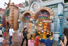 今夏も“びしょ濡れ”　水ふんだん　笑顔で歓声　２日からＴＤＲで特別イベント