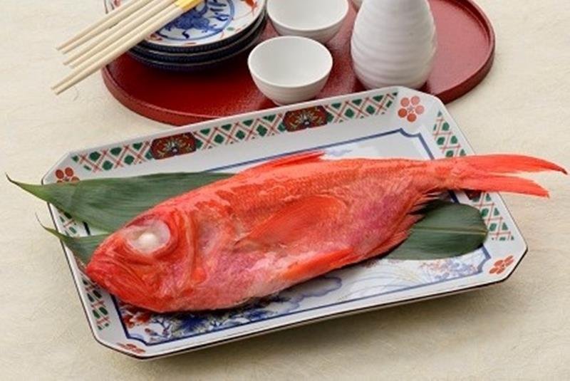 日本ギフト大賞千葉賞に輝いた「千葉県銚子沖産つりきんめの塩炊き」（石井食品提供）