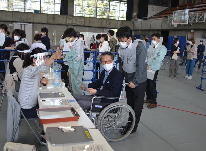 体育館接種会場で流れ確認　習志野市ワクチン在宅高齢者、月内開始で