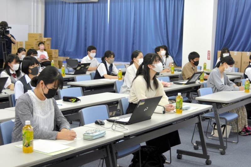 核兵器のない世界願う　佐倉の中学生２０人　長崎の原爆フォーラムに参加