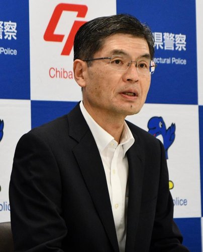 離任会見する千葉県警の楠本部長＝１０日午後、千葉県警本部
