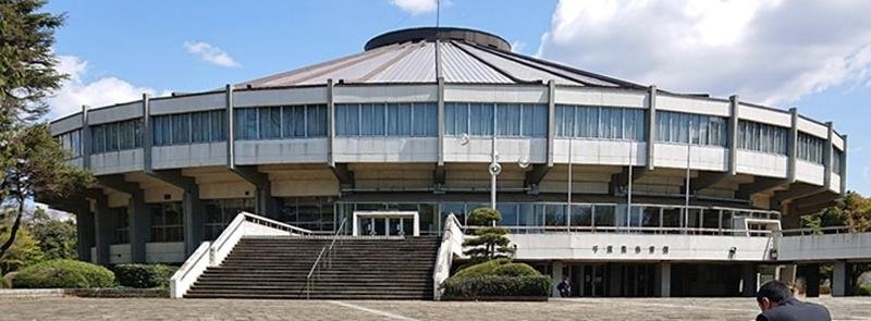 建て替え方針が示された県総合スポーツセンター体育館＝千葉市稲毛区（県教委提供）
