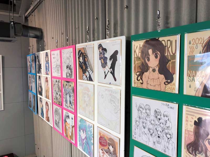 銚子市内で開かれているアマガミＳＳのファンアート展＝犬吠テラステラス