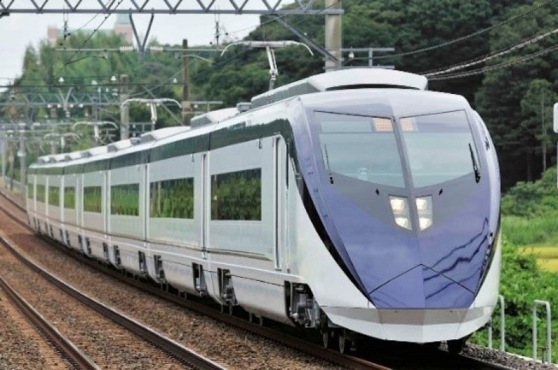 特急スカイライナー（京成電鉄提供）