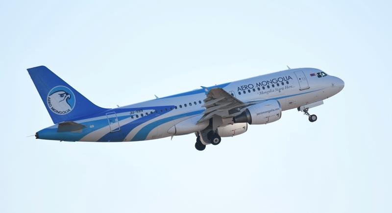 成田空港からウランバートルへ飛び立ったアエロモンゴリア航空の航空機＝４日
