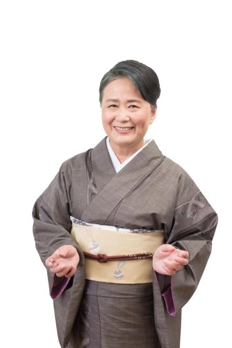 応募作品を選句した夏井いつきさん（市原市文化振興財団提供）