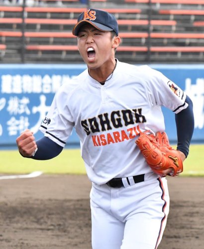 越井　颯一郎投手
