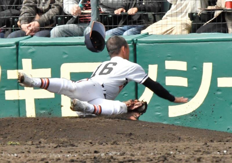 走塁意識の差でリード　明暗分けた延長１３回　【選抜高校野球　木更津総合だより】