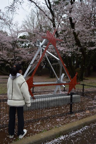 かつての姿を再現する形で展示されているダイヤモンドトラス＝５日、千葉市中央区
