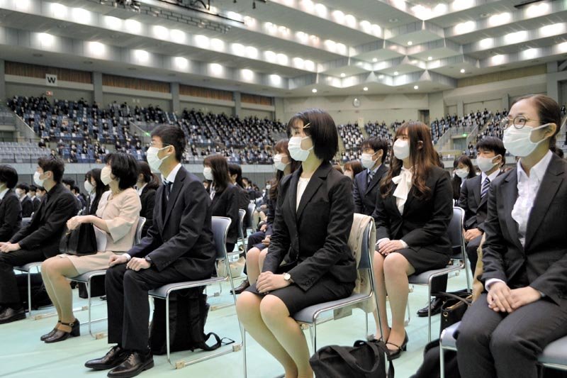 千葉大入学式　３年ぶり全学部が一堂に　１０学部２４３７人、学生生活スタート