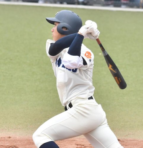 銚子商－習志野　２回表銚子商２死二塁、適時三塁打を放つ久保形＝ゼットエー