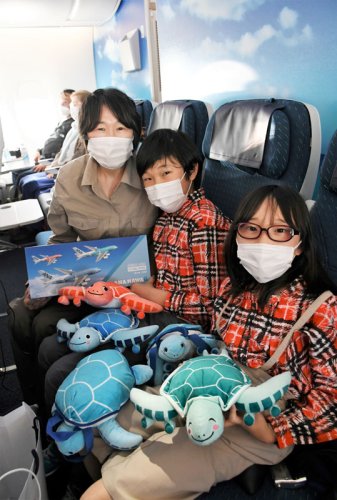 【写真特集】就航３年フライングホヌ　「ウミガメ」周遊フライト人気！　成田空港シンボルに　＜記者搭乗ルポ＞