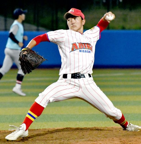 一足早く真剣勝負で勇姿　「人生最後」の登板も　商大付と我孫子東　全国高校野球千葉大会