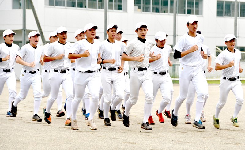 春夏通じ初の甲子園を目指す市原中央ナイン＝市原市