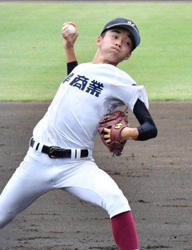 八千代松陰―君津商　先発し１２回まで投げ切った君津商・田中＝県総合ＳＣ
