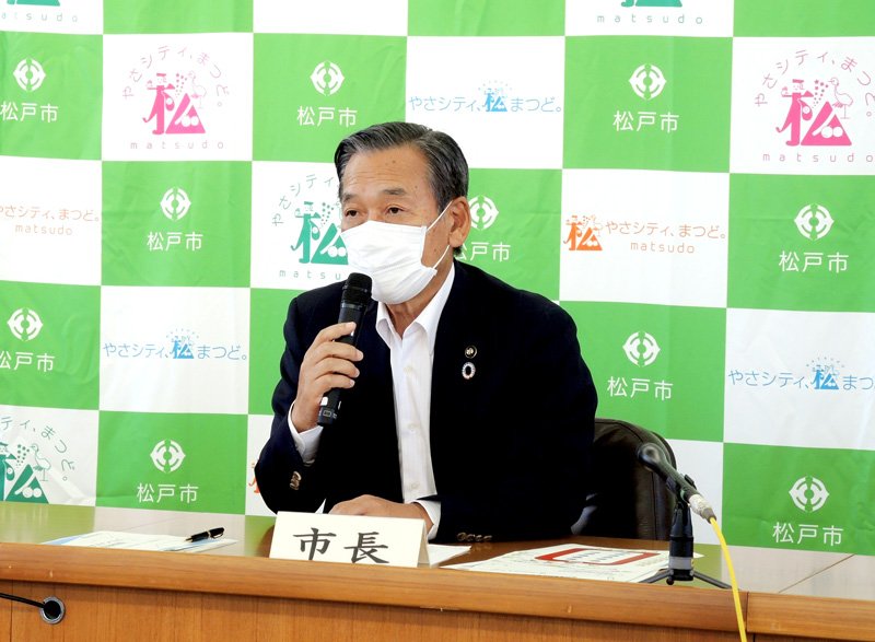 コロナ分類　首長発言相次ぐ　第７波急拡大　「５類引き下げを」医療ひっ迫　「今変更はリスク」慎重論も
