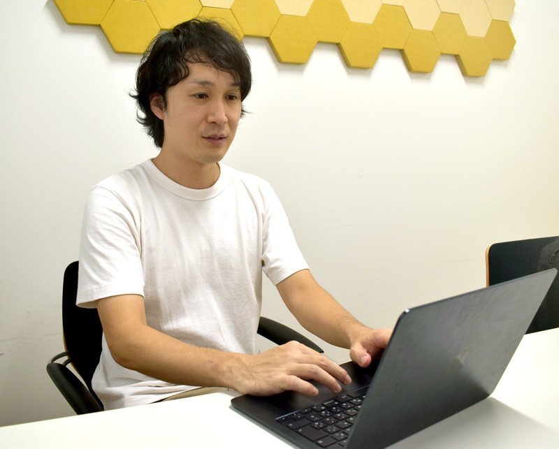 「プログラミングを通じて前向きな子どもを増やしたい」と話すイノビオットの福田社長＝１８日、千葉市中央区