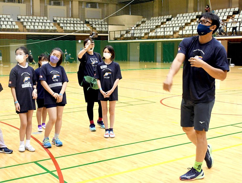 少女が野球に挑戦！！　王貞治さん川崎宗則さん講師　成田で教室