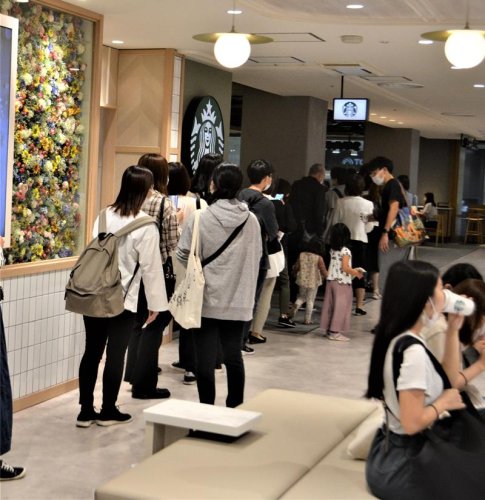 ＜船橋東武＞スタバ、カルディなど１０店舗集結　百貨店、若い世代に照準　船橋駅直結２階リニューアル