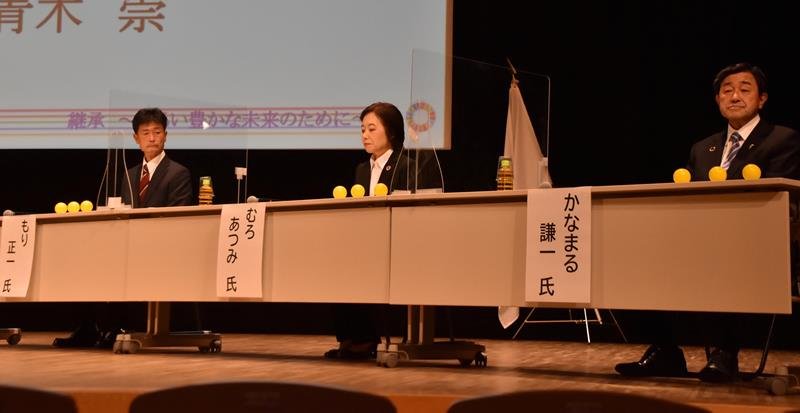 公開討論会に参加した（左から）森正一氏、室厚美氏、金丸謙一氏＝１日夜、館山市
