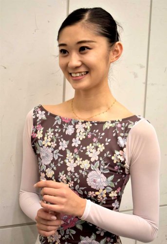 新国立劇場でのリハーサル後、インタビューに応じる木村さん
