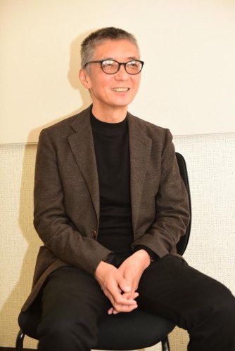 インタビューに応じる成島出監督＝東京都港区
