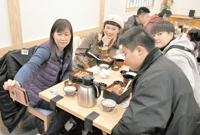 「春節」静かな盛り上がり　成田山参道、台湾から続々　中国客は目立たず　成田空港も影響は限定的