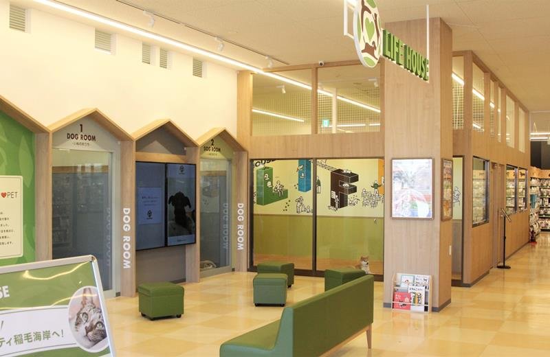 商業施設の一角を占める「ペテモ　ライフハウス　ピアシティ稲毛海岸」の店舗＝千葉市美浜区