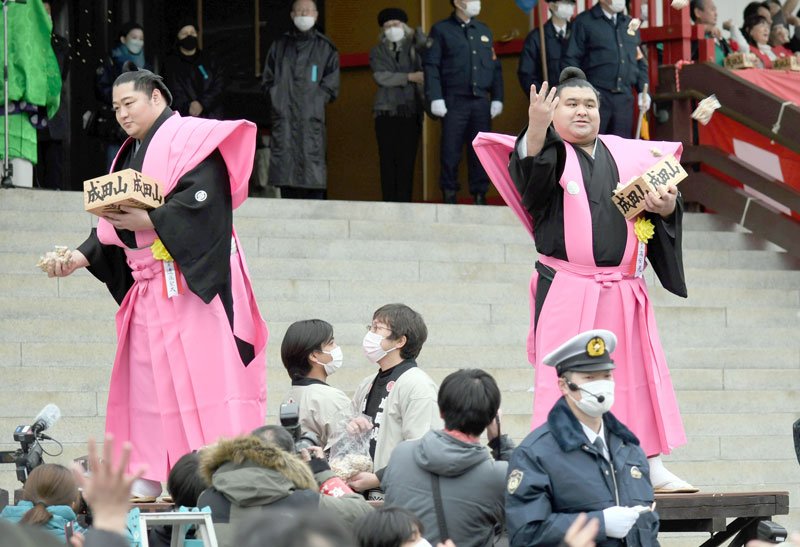 【動画・写真あり】成田山新勝寺、節分会で「福は内」　市川團十郎さん、高安関ら豆まき　３年ぶりにコロナ前と同規模