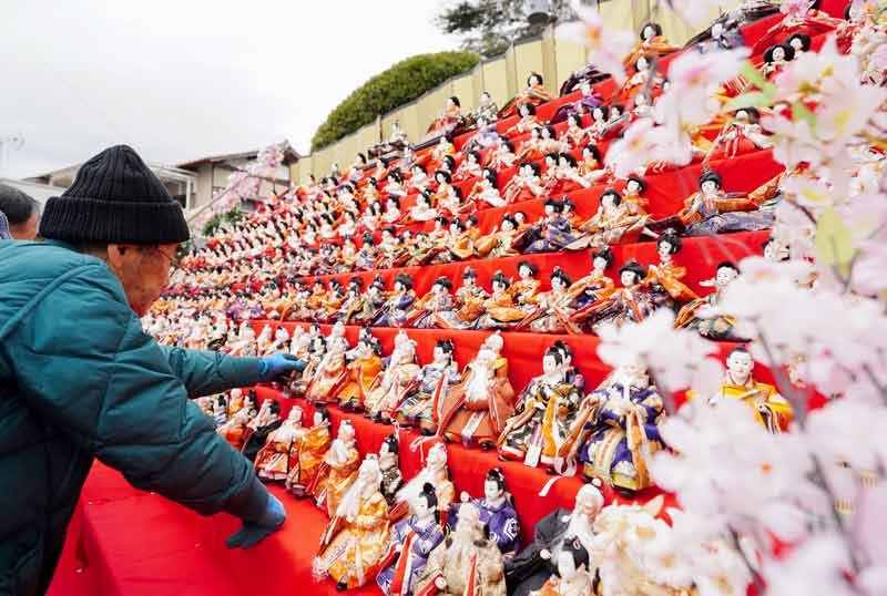 ４年ぶり華やかに　「ビッグひな祭り」開幕　ひな人形７千体、勝浦市内を彩る