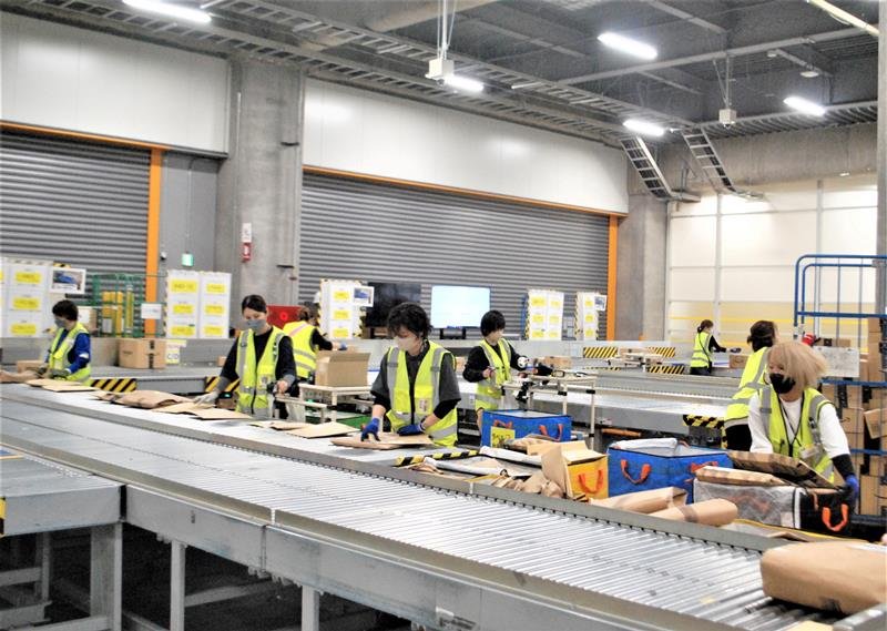 「主役は私たち」　アマゾン、女性５０人だけで操業　国際女性デー、物流での活躍発信　船橋配送拠点