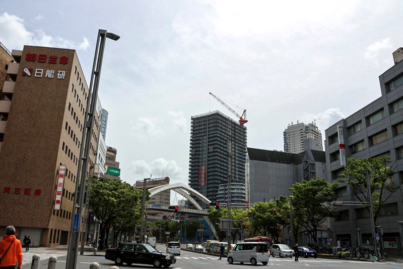 高層マンションの建設が進む千葉駅前＝１４日