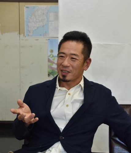 「想像力」育む作品信条　岡山に黒御影の大作　彫刻家伊藤哲一さん（４８）＝館山市在住＝【千葉県誕生１５０年　ミライのちば人】