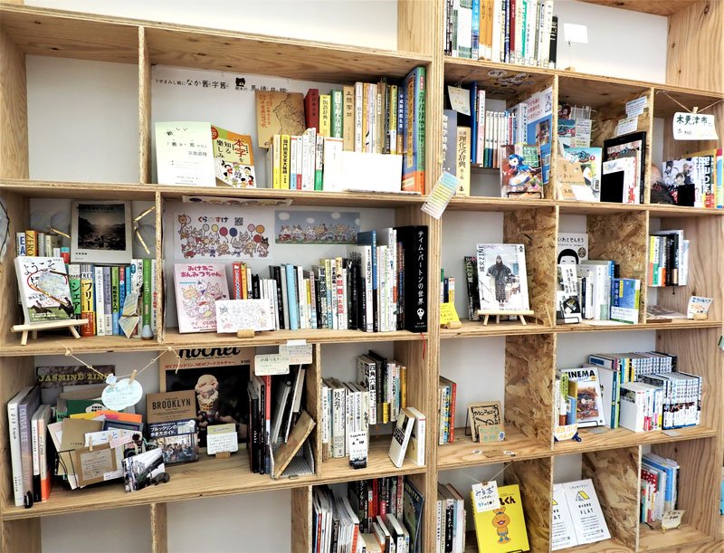 駅の図書室ふらっと寄って　木更津駅東口にプレオープン　一箱本棚オーナー制度導入