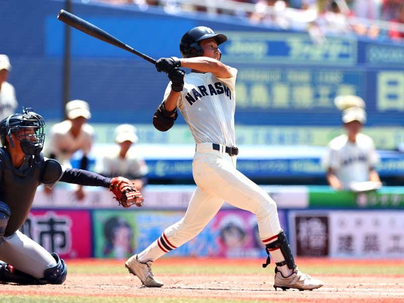 千葉商大付─習志野　２回裏習志野２死一、三塁、根立が右前適時打を放つ＝ＺＯＺＯマリン