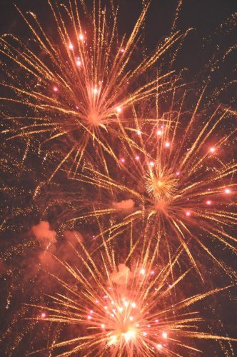 過去の「九十九里町ふるさとまつり」で打ち上げられた花火（同町提供）
