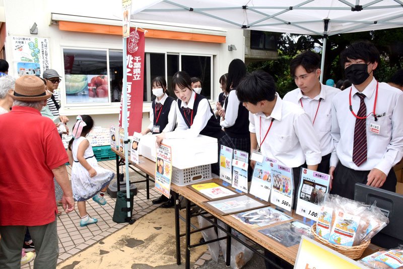 集まる温かい住民支援　銚商ＣＦで故障車両修理　苦難越え走るローカル鉄道（下）　【銚子電鉄　開業１００年】