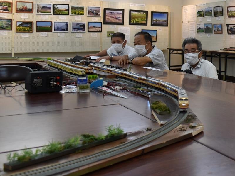 ジオラマや鉄道写真などが楽しめる企画展＝四街道市民ギャラリー展示ホール
