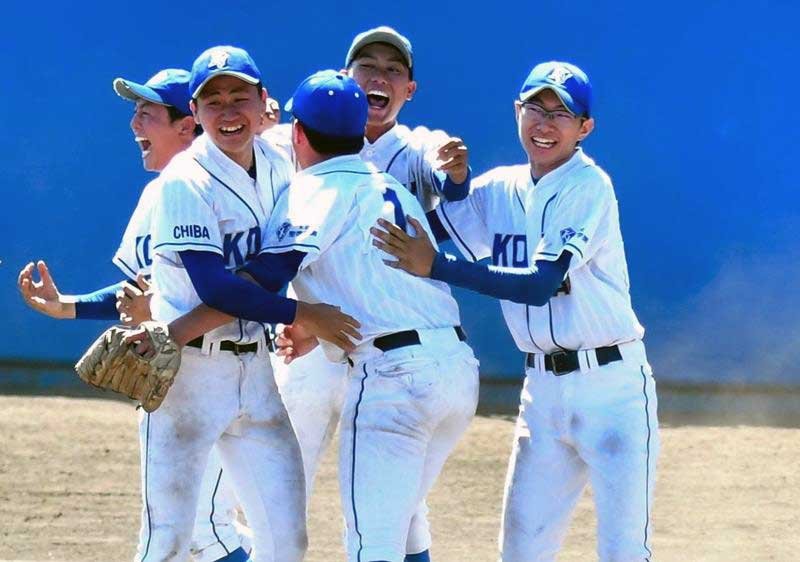 光英ＶＥＲＩＴＡＳタイブレ決着　主将一打新たな歴史　第１０５回全国高校野球　千葉大会　第８日