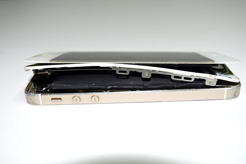 “スマホ熱中症”に注意　動作不具合、発火の恐れも　暑い場所への放置ダメ　対処法は