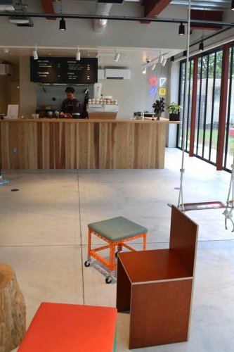 ＺＯＺＯ新社屋に誰でも入れるコーヒー店　千葉市稲毛区　接客、仕入れも社員が担当　地域とつながるハブに