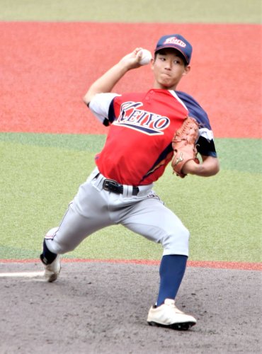 好投した京葉ボーイズの小坂＝ＺＯＺＯマリン