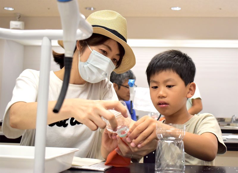 夏休み最後の日曜日　思い出作り、子どもら笑顔
