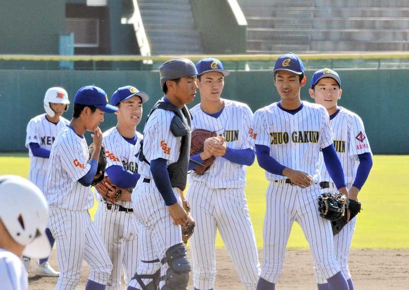 【速報】中央学院１点差で敗れる　群馬１位の高崎健康福祉大高崎に３─４　４強逃す　第７６回秋季関東高校野球　準々決勝