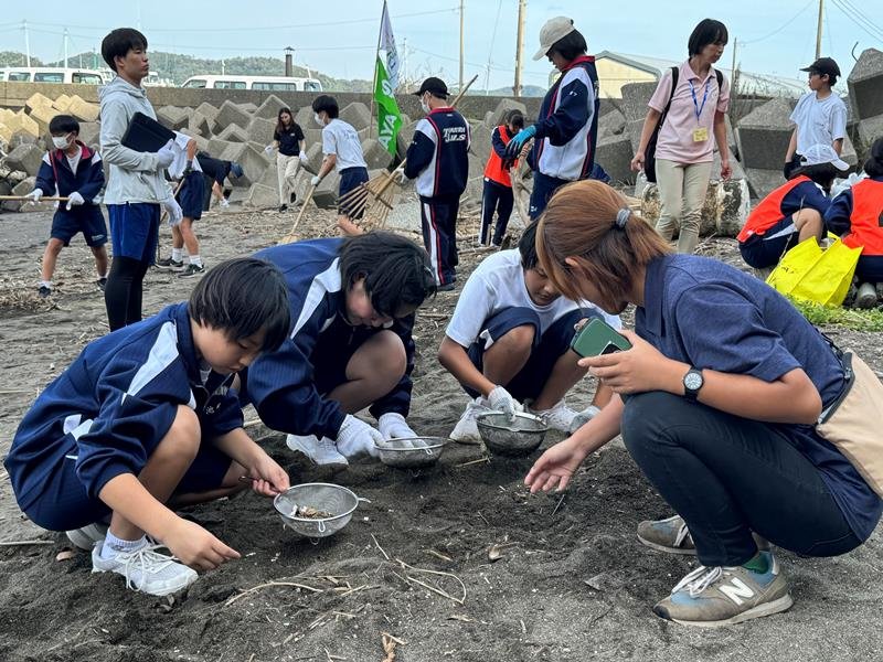 地元の浜みんなで大掃除　富浦、富山２中学校協力　南房総　藻場再生へ