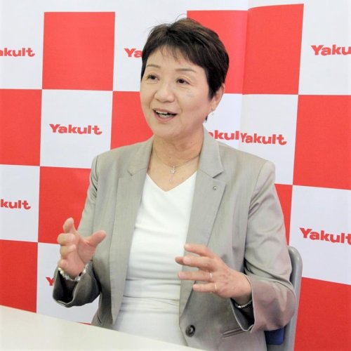 化粧品事業の歴史つづる　「未来への参考に」と期待　県ヤクルト元常務　吉田智子さん